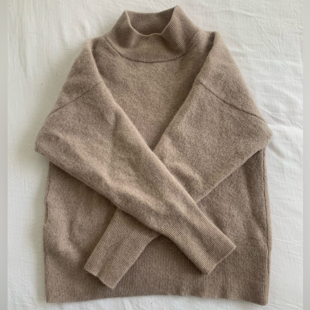Lou & Grey Cashmere Turtleneck